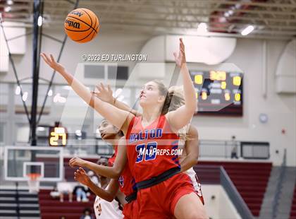 Thumbnail 1 in Walton @ Lassiter photogallery.