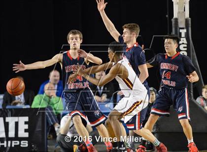 Thumbnail 2 in O'Dea vs Kennedy Catholic (WIAA 3A Semifinal)  photogallery.