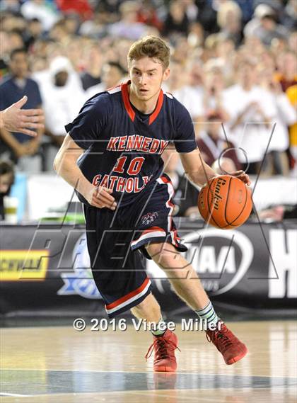 Thumbnail 2 in O'Dea vs Kennedy Catholic (WIAA 3A Semifinal)  photogallery.