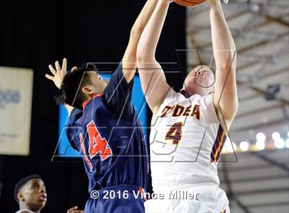 Thumbnail 3 in O'Dea vs Kennedy Catholic (WIAA 3A Semifinal)  photogallery.