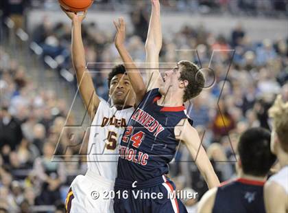 Thumbnail 3 in O'Dea vs Kennedy Catholic (WIAA 3A Semifinal)  photogallery.