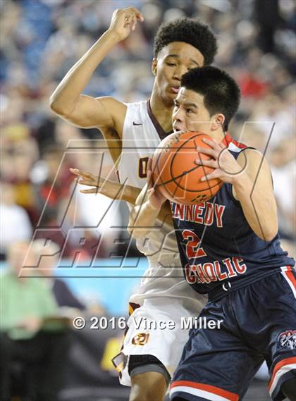 Thumbnail 2 in O'Dea vs Kennedy Catholic (WIAA 3A Semifinal)  photogallery.