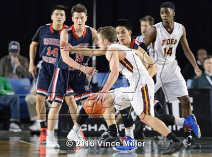 Thumbnail 3 in O'Dea vs Kennedy Catholic (WIAA 3A Semifinal)  photogallery.
