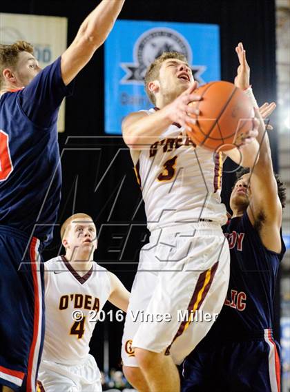 Thumbnail 2 in O'Dea vs Kennedy Catholic (WIAA 3A Semifinal)  photogallery.