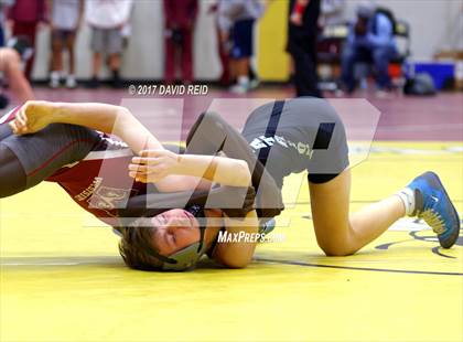 Thumbnail 2 in SCHSL 1-AAAAA Regional Tournament photogallery.