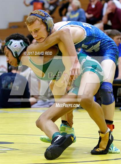Thumbnail 2 in SCHSL 1-AAAAA Regional Tournament photogallery.