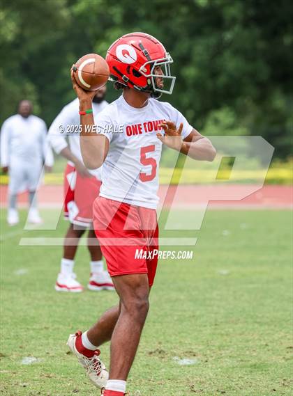 Thumbnail 2 in Germantown vs DeSoto Central (U of Memphis 7v7) photogallery.