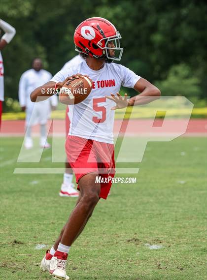 Thumbnail 2 in Germantown vs DeSoto Central (U of Memphis 7v7) photogallery.