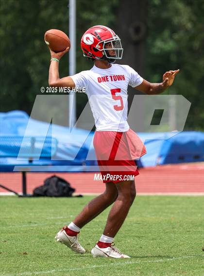 Thumbnail 1 in Germantown vs DeSoto Central (U of Memphis 7v7) photogallery.