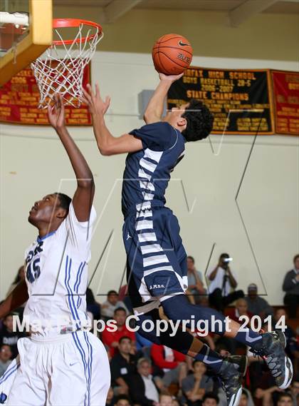 Thumbnail 1 in Loyola vs. El Camino Real (Fairfax State Preview) photogallery.