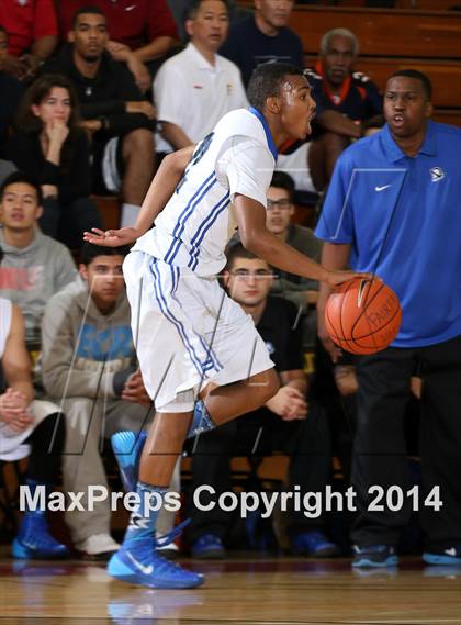 Thumbnail 1 in Loyola vs. El Camino Real (Fairfax State Preview) photogallery.