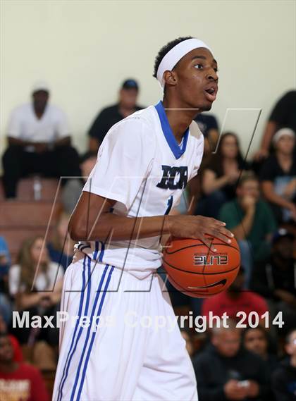 Thumbnail 1 in Loyola vs. El Camino Real (Fairfax State Preview) photogallery.