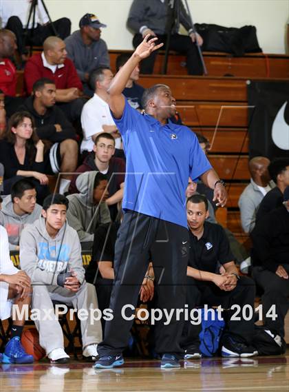 Thumbnail 2 in Loyola vs. El Camino Real (Fairfax State Preview) photogallery.