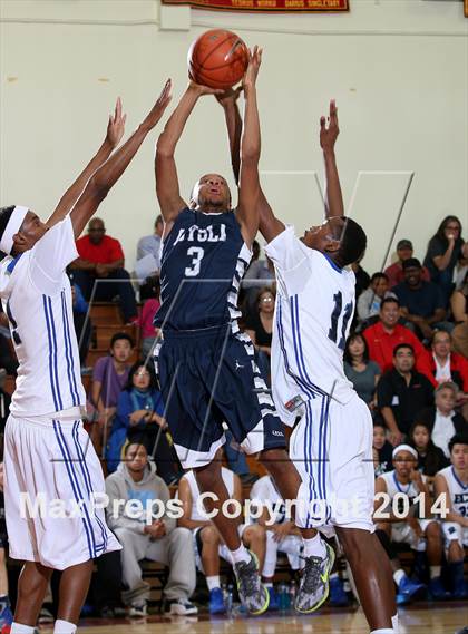 Thumbnail 3 in Loyola vs. El Camino Real (Fairfax State Preview) photogallery.
