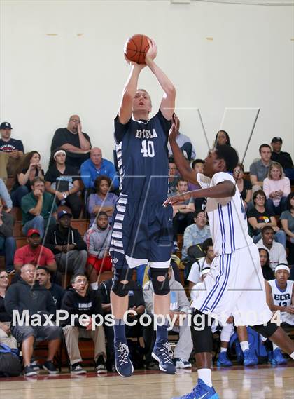 Thumbnail 2 in Loyola vs. El Camino Real (Fairfax State Preview) photogallery.