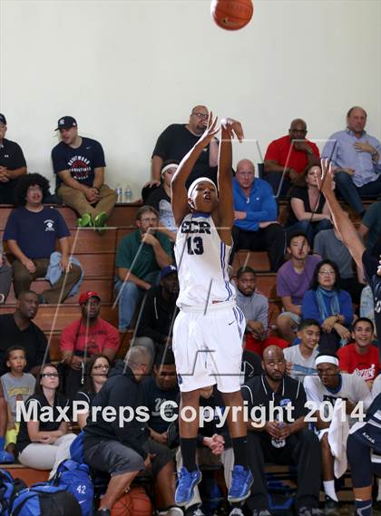 Thumbnail 1 in Loyola vs. El Camino Real (Fairfax State Preview) photogallery.