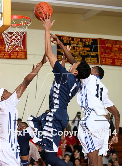 Thumbnail 3 in Loyola vs. El Camino Real (Fairfax State Preview) photogallery.