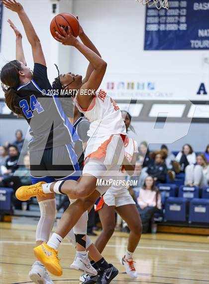 Thumbnail 3 in Lutheran vs Booker T Washington (Sophie Cunningham Classic) photogallery.