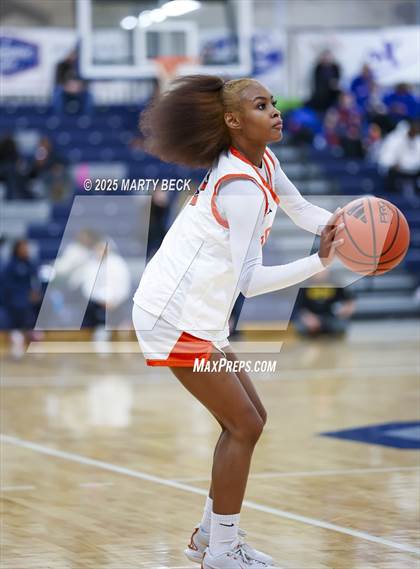 Thumbnail 2 in Lutheran vs Booker T Washington (Sophie Cunningham Classic) photogallery.