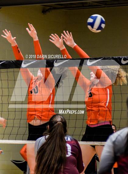 Thumbnail 1 in Torrance vs West Anchorage (NIKE Tournament of Champions) photogallery.