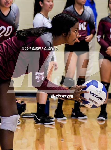 Thumbnail 2 in Torrance vs West Anchorage (NIKE Tournament of Champions) photogallery.