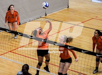 Thumbnail 2 in Torrance vs West Anchorage (NIKE Tournament of Champions) photogallery.