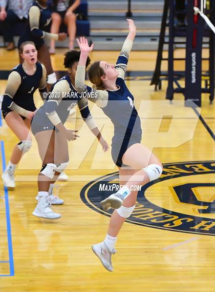 Thumbnail 3 in Mountain Pointe @ Desert Vista photogallery.