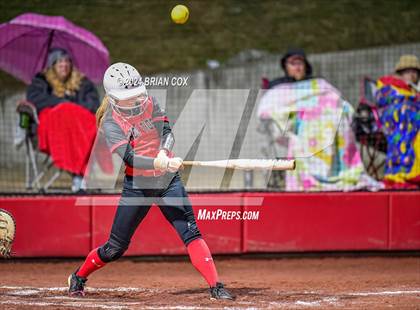 Thumbnail 2 in Flippin vs Green Forest (AAA 3A-1 District Tournament) photogallery.