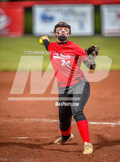 Thumbnail 2 in Flippin vs Green Forest (AAA 3A-1 District Tournament) photogallery.