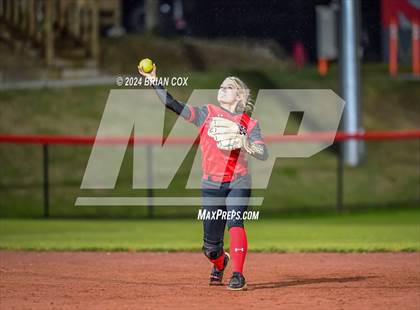 Thumbnail 3 in Flippin vs Green Forest (AAA 3A-1 District Tournament) photogallery.