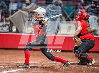 Thumbnail 2 in Flippin vs Green Forest (AAA 3A-1 District Tournament) photogallery.