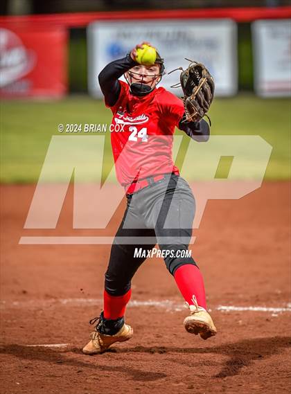 Thumbnail 1 in Flippin vs Green Forest (AAA 3A-1 District Tournament) photogallery.