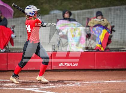 Thumbnail 2 in Flippin vs Green Forest (AAA 3A-1 District Tournament) photogallery.