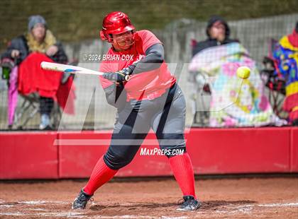 Thumbnail 2 in Flippin vs Green Forest (AAA 3A-1 District Tournament) photogallery.