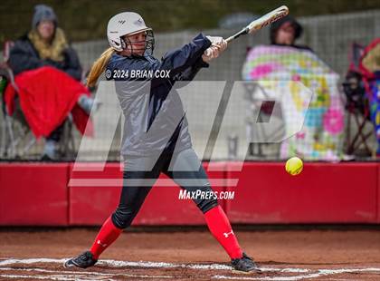 Thumbnail 3 in Flippin vs Green Forest (AAA 3A-1 District Tournament) photogallery.