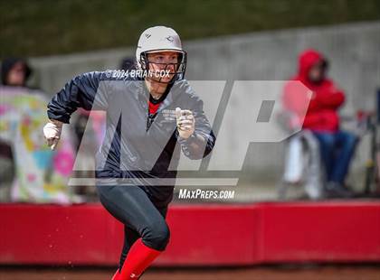 Thumbnail 2 in Flippin vs Green Forest (AAA 3A-1 District Tournament) photogallery.