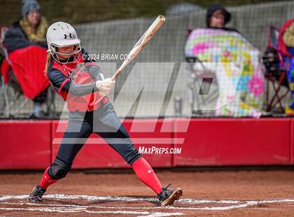Thumbnail 2 in Flippin vs Green Forest (AAA 3A-1 District Tournament) photogallery.
