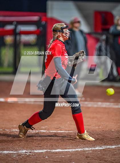 Thumbnail 1 in Flippin vs Green Forest (AAA 3A-1 District Tournament) photogallery.