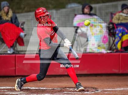Thumbnail 1 in Flippin vs Green Forest (AAA 3A-1 District Tournament) photogallery.
