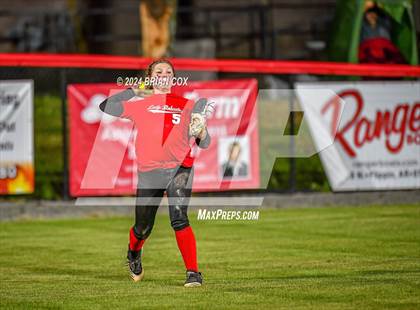 Thumbnail 1 in Flippin vs Green Forest (AAA 3A-1 District Tournament) photogallery.