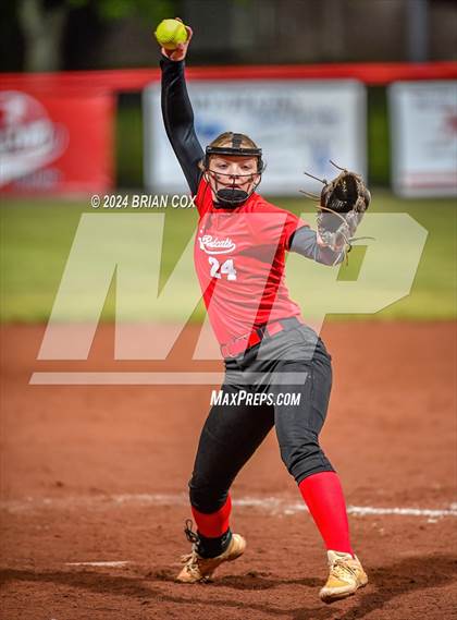 Thumbnail 1 in Flippin vs Green Forest (AAA 3A-1 District Tournament) photogallery.