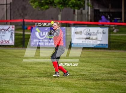Thumbnail 3 in Flippin vs Green Forest (AAA 3A-1 District Tournament) photogallery.