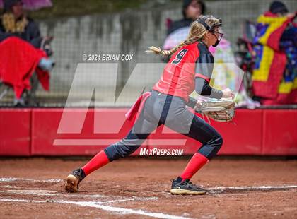 Thumbnail 2 in Flippin vs Green Forest (AAA 3A-1 District Tournament) photogallery.