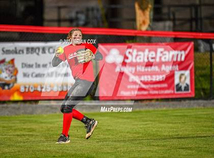 Thumbnail 1 in Flippin vs Green Forest (AAA 3A-1 District Tournament) photogallery.