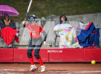 Thumbnail 2 in Flippin vs Green Forest (AAA 3A-1 District Tournament) photogallery.