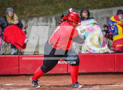 Thumbnail 2 in Flippin vs Green Forest (AAA 3A-1 District Tournament) photogallery.