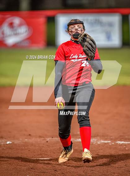 Thumbnail 2 in Flippin vs Green Forest (AAA 3A-1 District Tournament) photogallery.