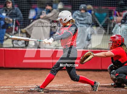 Thumbnail 2 in Flippin vs Green Forest (AAA 3A-1 District Tournament) photogallery.