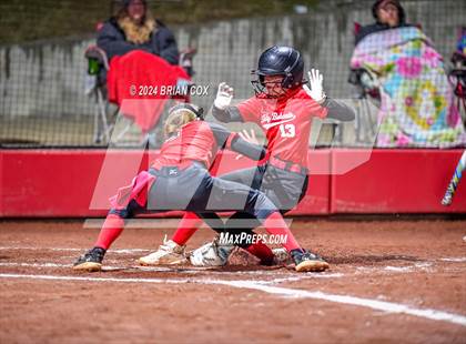 Thumbnail 2 in Flippin vs Green Forest (AAA 3A-1 District Tournament) photogallery.