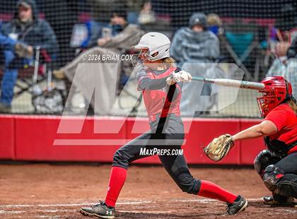 Thumbnail 3 in Flippin vs Green Forest (AAA 3A-1 District Tournament) photogallery.